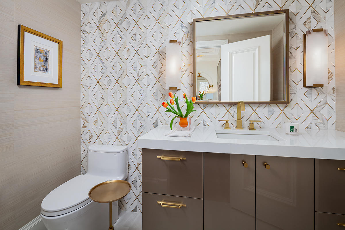 Gulfshore condo bathroom