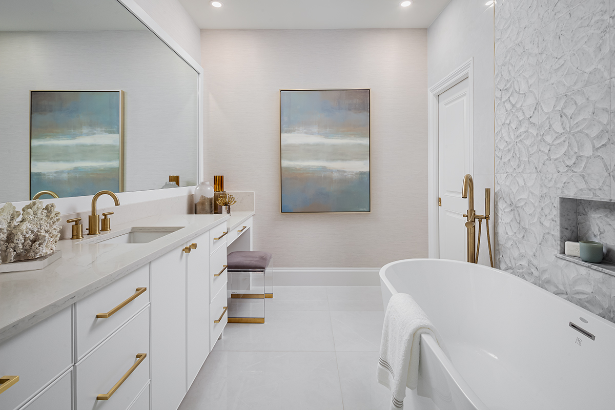 Gulfshore condo bathroom